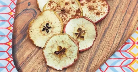 تصویر 1 از میوه خشک مخلوط ۱۵ میوه با تنوعی از طعم‌ ها و فواید طبیعی